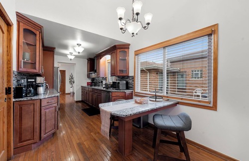 Des Plaines Haus | Spacious 4-bedroom house in amazing Des Plaines with WiFi, AC