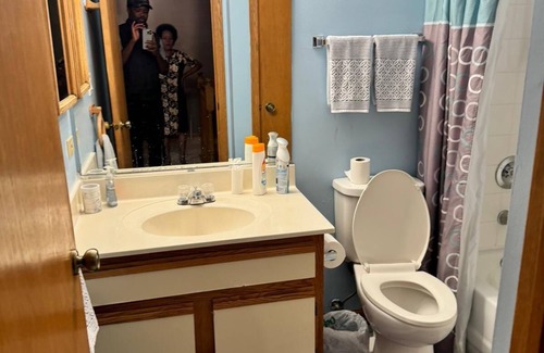 Bloomingdale Haus | Spacious 4-bedroom townhome with fitness room, WiFi in awesome Hanover Park