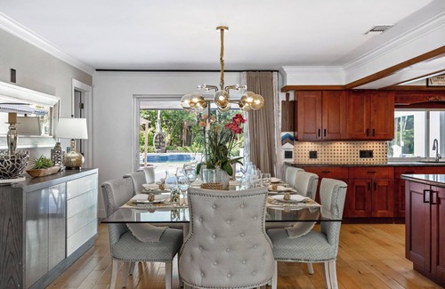 Sunrise Villa | Spacious 4-bedroom villa with Pool + Hot Tub + Spacious Garden