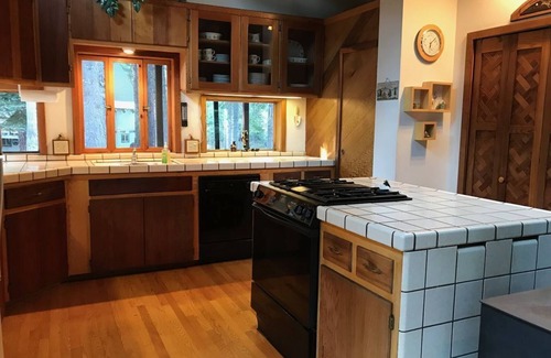 Bear Valley Haus | Geräumige 4-Jahreszeiten-Hütte, Ski im Winter, See im Sommer - Neue Besitzer, gleicher Wert