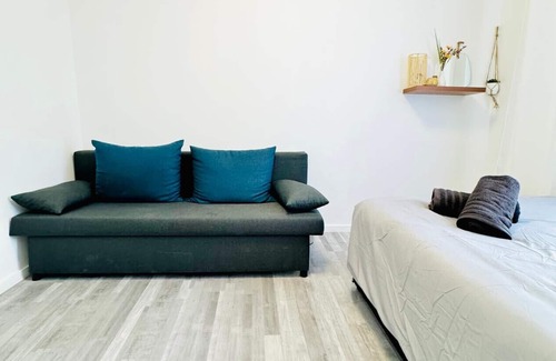Grinzing Wohnung | Spacious 4BR Apt for up to 12P; 10Min to FAC Platz