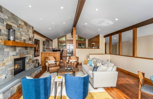 Lake Forest Kabine | Spacious Dollar Point Home| Lake Tahoe Views| Pool Table| Private Hot Tub