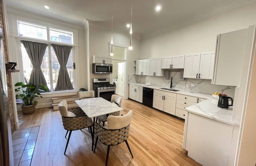 Downtown Baltimore Haus | Spacious 5-bedroom house with WiFi, AC in charming Baltimore