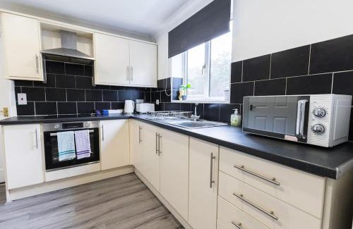 Bedlington Haus | Spacious 5 bed house with free private parking, Bedlington, Northumberland