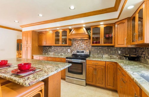 Lauderhill Haus | Spacious 5-bedroom house with WiFi and AC in superb Fort Lauderdale