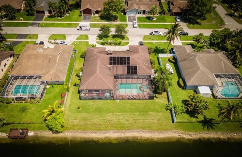 Lauderhill Haus | Spacious 5-bedroom house with WiFi and AC in superb Fort Lauderdale