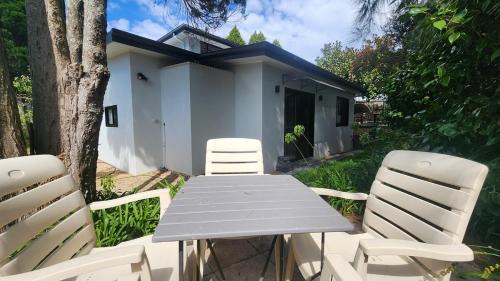 Katoomba Haus | Spacious 5 Bedroom 3 Bath Three Sisters Getaway