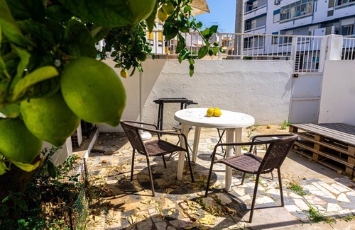 Se Wohnung | Spacious 5-bedroom apartment to 10 people in fabulous Faro with AC, WiFi