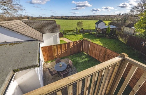 Fifield Haus | Spacious 5-Bedroom Family Home in Windsor