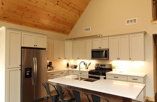 Brownfield Haus | Spacious 5-bedroom house with short walk to the banks of the Saco river