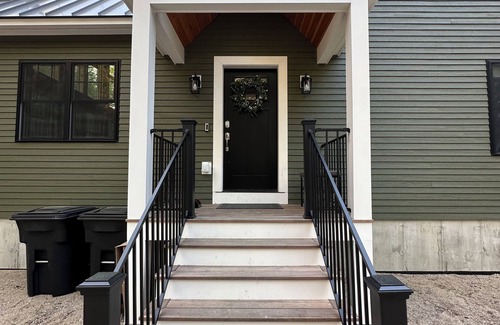 Brownfield Haus | Spacious 5-bedroom house with short walk to the banks of the Saco river