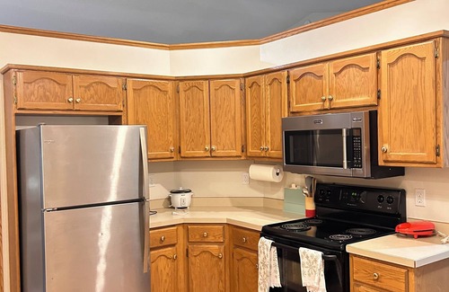 Moorhead Haus | Spacious 5-bedroom house in charming Moorhead with WiFi, AC , YouTube TV &more