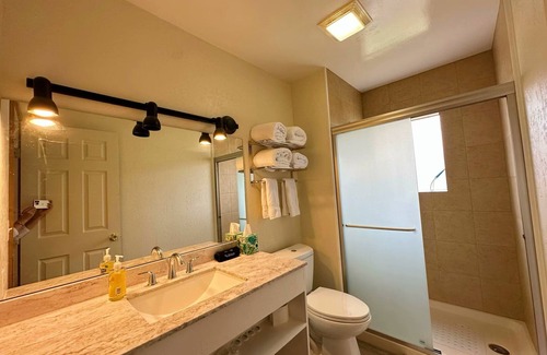 Hays Haus | 5-bedroom house in Hays with AC, WiFi