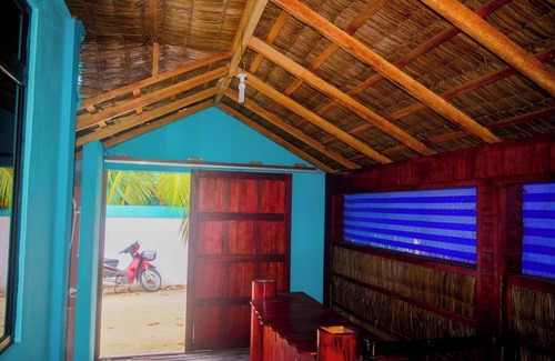 Nilandhoo Haus | Spacious 5-bedroom building in Wonderful F.Nilandhoo with AC