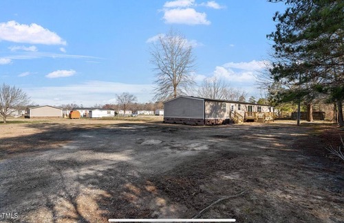 Rocky Mount Haus | Spacious 5-bedroom mobile home with AC, WiFi in enchanting Rocky Mount