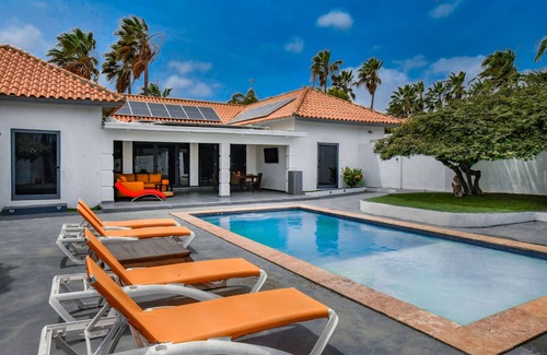 Jaburibari Haus | Geräumige Villa für 8 Personen, Pool und Privatsphäre garantiert