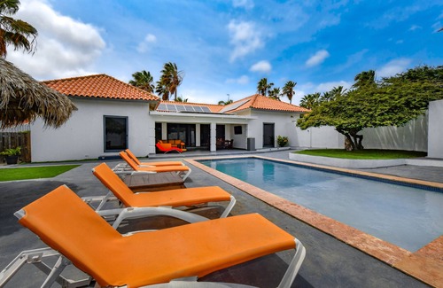 Jaburibari Haus | Geräumige Villa für 8 Personen, Pool und Privatsphäre garantiert