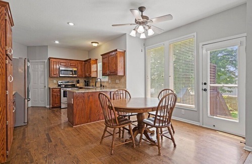 Shawnee Haus | Spacious 5 BR Home+KingBeds Mins to Arrowhead