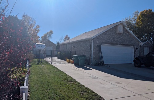 Lehi Haus | Spacious 5-br house withHeat AC, WiFi, 2 50 gallon hot water in wonderful Lehi