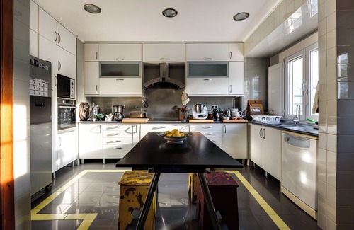 Rio Maior Haus | Spacious 5-bedroom house in charming Sao Joao da Ribeira with AC, WiFi