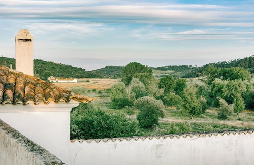Rio Maior Haus | Spacious 5-bedroom house in charming Sao Joao da Ribeira with AC, WiFi