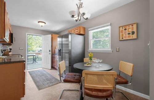 Columbus Haus | Spacious 5BR Firepit with Deck Near OSU and More