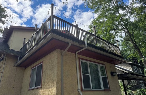 Old West Side Haus | Spacious 5BR Townhouse w/ Roof Deck, Walk to Main St in Ann Arbor