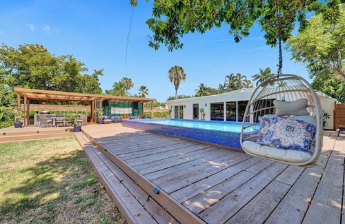 Fort Lauderdale Villa | Spacious 6-bedroom villa - with Outdoor Oasis - Pool in charming Fort Lauderdale