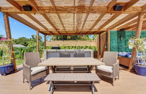 Fort Lauderdale Villa | Spacious 6-bedroom villa - with Outdoor Oasis - Pool in charming Fort Lauderdale