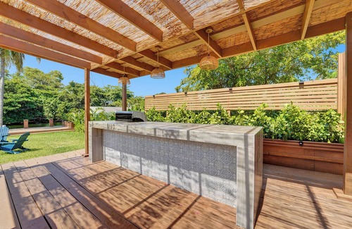 Fort Lauderdale Villa | Spacious 6-bedroom villa - with Outdoor Oasis - Pool in charming Fort Lauderdale