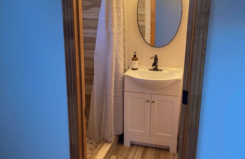 Downey Kabine | Spacious 6-bedroom, 6 bathroom lodge at Malad Summit with WiFi, AC.