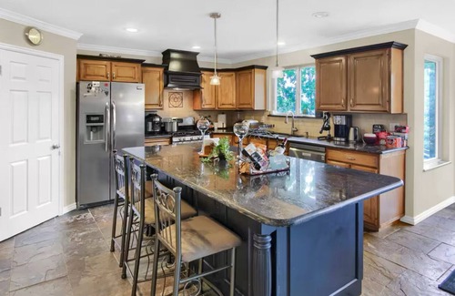 South Ogden Haus | Spacious 6-bedroom house in Ogden with Breathtaking Mountain Views