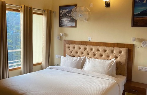 Chharabra Kabine | Spacious 6-bedroom lodge in fantastic Shimla Forest Sanctuary