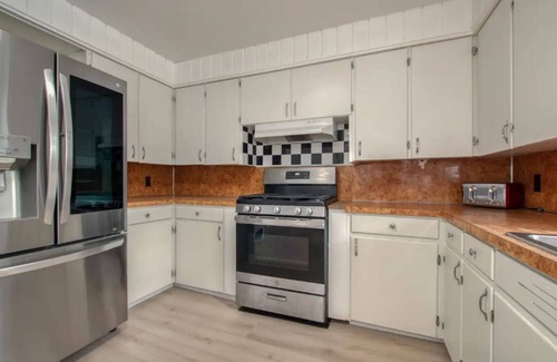 Grand Rapids Haus | Spacious 6-bedroom house in lovely Grand Rapids with WiFi