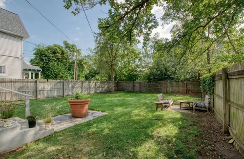 Grand Rapids Haus | Spacious 6-bedroom house in lovely Grand Rapids with WiFi