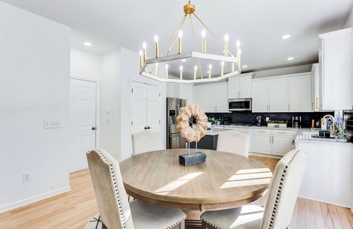 Southwestern Haus | Spacious 8-bedroom house with WiFi and AC in marvelous Atlanta