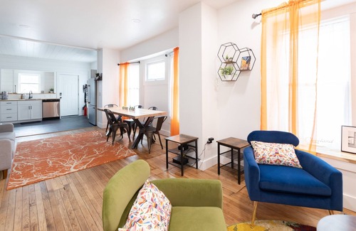 Hough Haus | Spacious 8 BR Near CWRU, Cleveland Clinic, & UH!