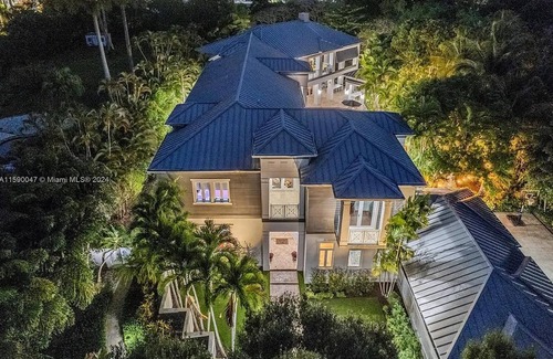 Plantation Haus | Spacious 9-bedroom house SLEEPS 20!!! Large groups welcome