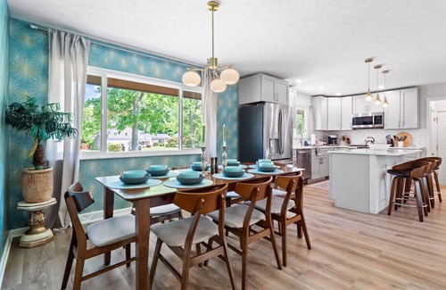 Strongsville Wohnung | Spacious and Luxury Designed Ranch with Game Room