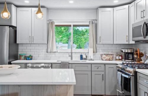 Strongsville Haus | Spacious and Luxury Designed Ranch with Game Room