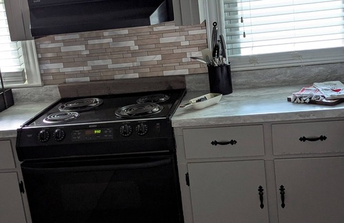 Fountain Haus | Spacious and Modern 5-bedroom Historic House in Charming Fountain NC!