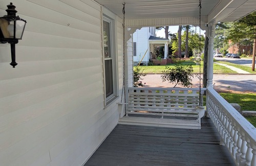 Fountain Haus | Spacious and Modern 5-bedroom Historic House in Charming Fountain NC!