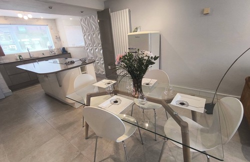 Failsworth Haus | Spacious and Spotless in a peaceful area 15 mins from Manchester centre.