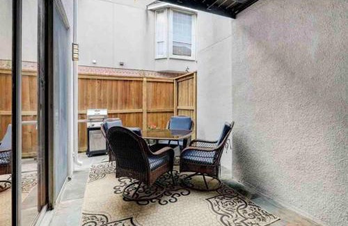 Houston Haus | Spacious and stylish home in the heart of Houston