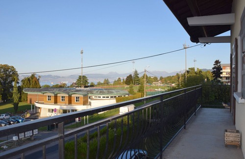 Evian-les-Bains Wohnung | Geräumige Wohnung für 6 mit WLAN, Haustiere erlaubt und Parkplatz in Évian