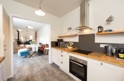 Runham Haus | Spacious barn, seals, seaside walks and Broads National Park