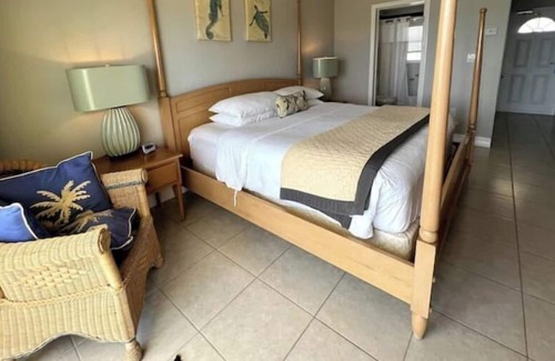 Colliers Bay Wohnung | Spacious Beachfront Penthouse Studio -Sleeps 2