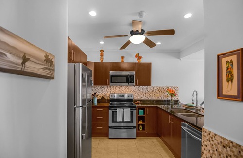 Barrio Los Villalobos Wohnung | Spacious beachfront view patio, 1380 sqm condo, Aircon, 24hr security, new decor