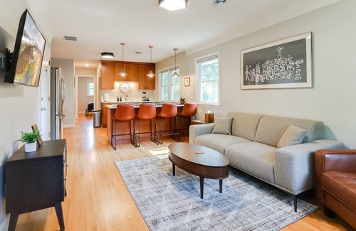Merriam Park Wohnung | Spacious beautifully updated mid-century 4 bed 2 bath near Grand Ave.