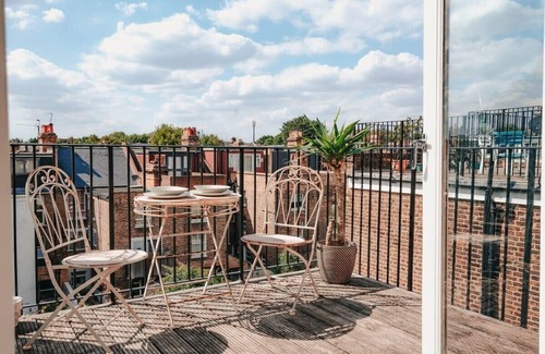 Kilburn Wohnung | Spacious & Bright Hampstead Apartment with Balcony